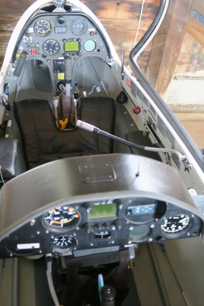 b2ap3_thumbnail_Cockpit_D-KMIM.jpg